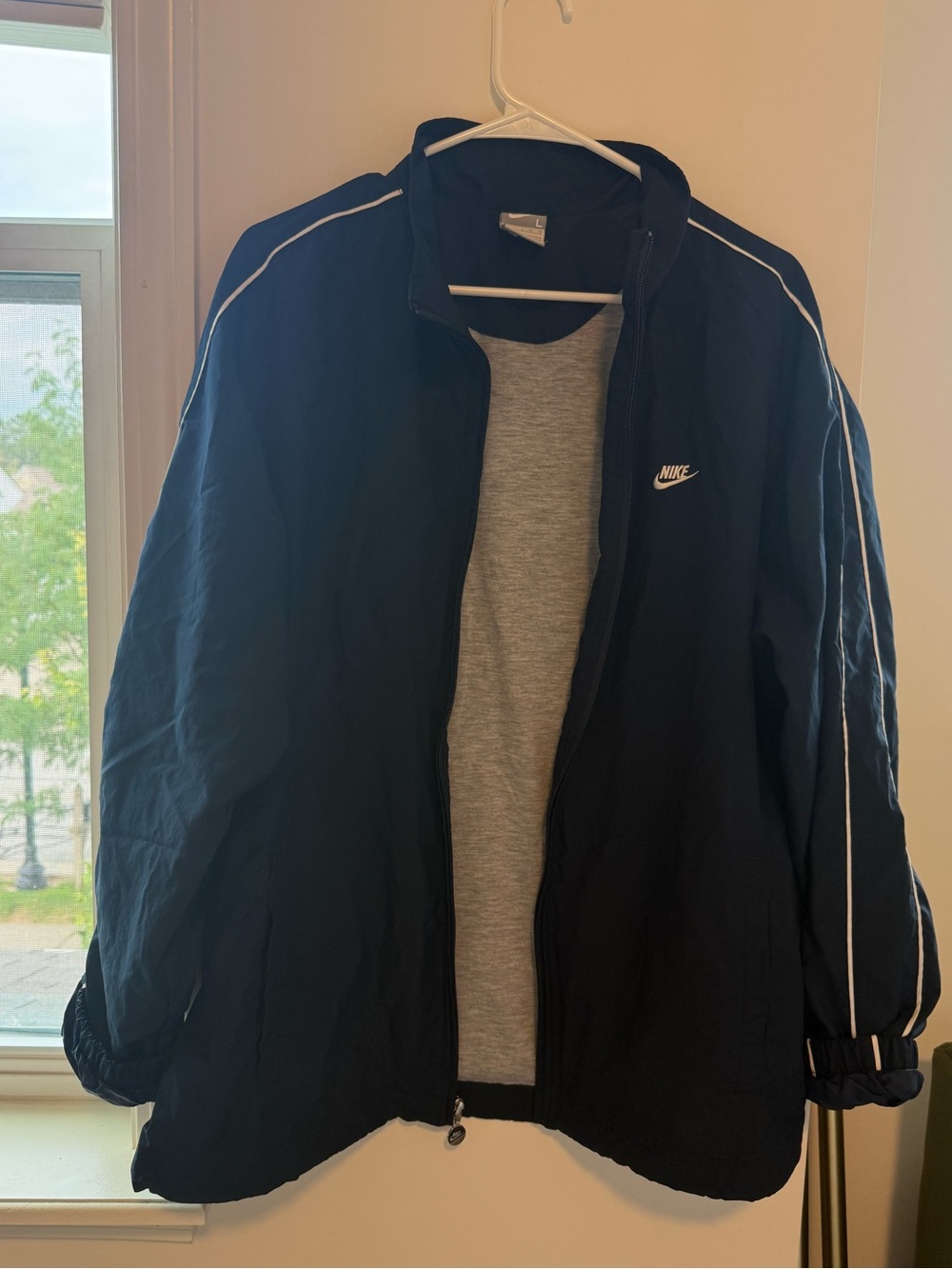 Vintage Nike Men’s Navy Jacket with White Piping